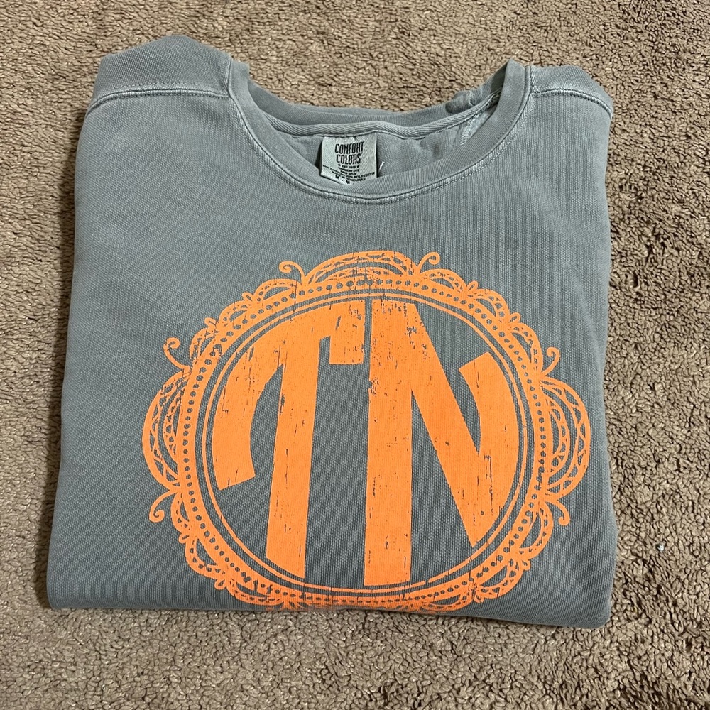 comfort colors tn crewneck!!